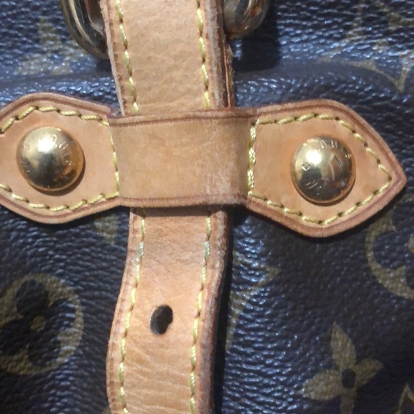 AUTHENTIC LOUIS VUITTON TIVOLI GM - Picture 3 of 11
